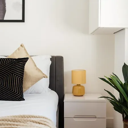 Stunning & Stylish 2 Bed Flat In West London Apartment Exterior photo