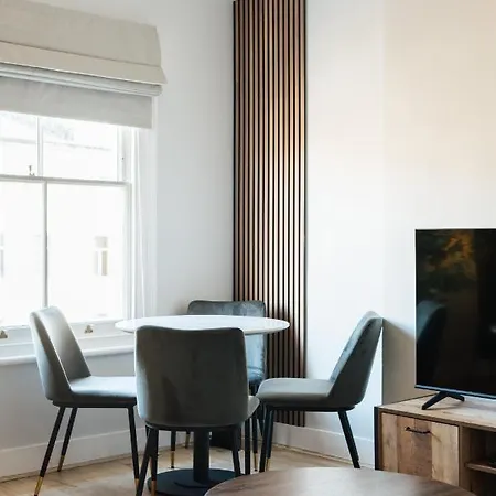 Stunning & Stylish 2 Bed Flat In West London Apartment Exterior photo