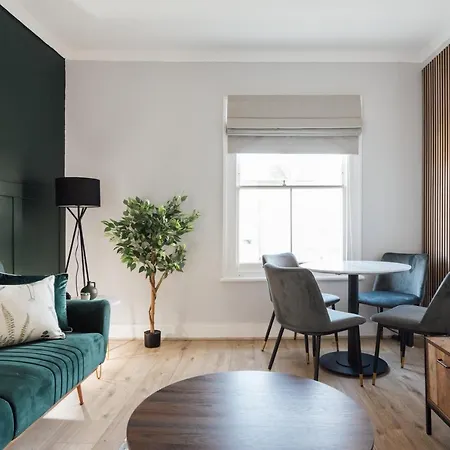 Stunning & Stylish 2 Bed Flat In West London Apartment Exterior photo