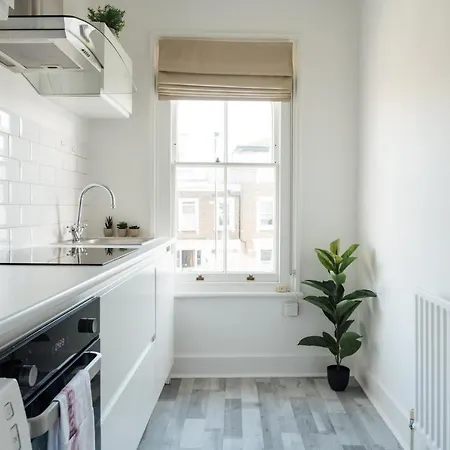 Stunning & Stylish 2 Bed Flat In West London Apartment Exterior photo
