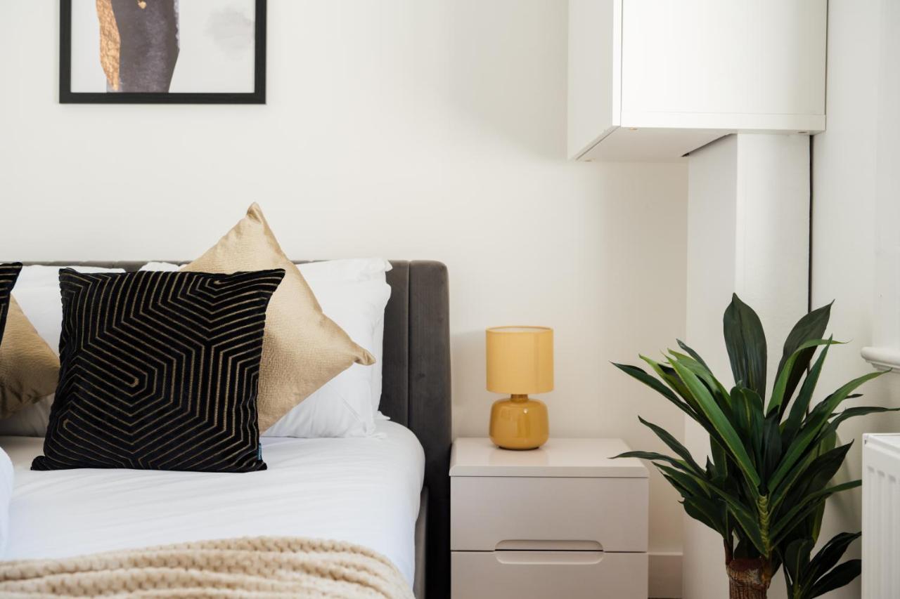 Stunning & Stylish 2 Bed Flat In West Londra