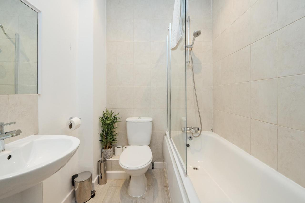 Stunning & Stylish 2 Bed Flat In West Londra